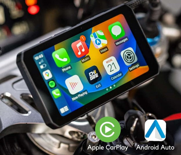 Enhanced Rider Safety and Convenience: A Comparison of Dedicated Motorcycle Systems and Smartphone Applications